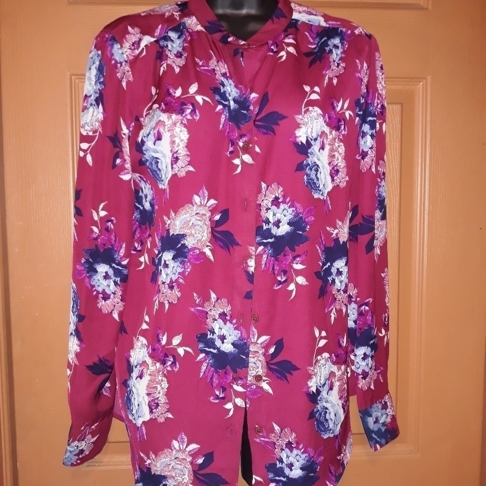 Faded glory floral button up blouse size medium  A-12 5/$25